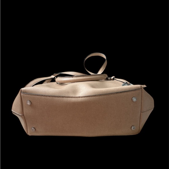 Calvin Klein Tan Shoulder Bag with Slouchy Design - Picture 2 of 9